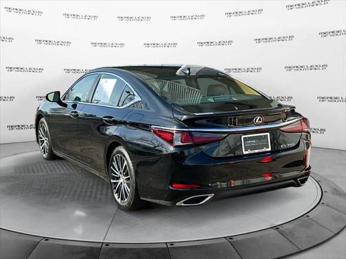 2022 Lexus ES 350 Base