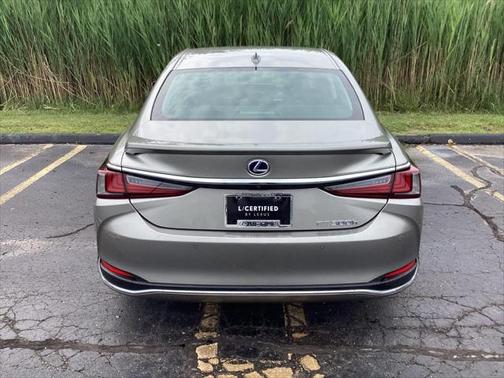 2020 Lexus ES 300h Base