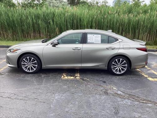 2020 Lexus ES 300h Base