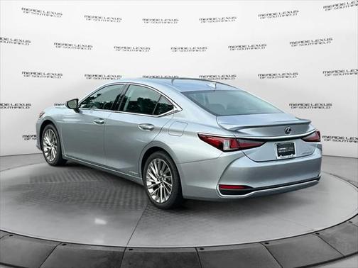 2022 Lexus ES 300h Ultra Luxury