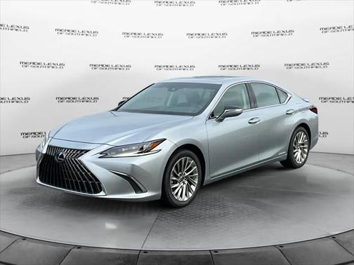 2022 Lexus ES 300h Ultra Luxury