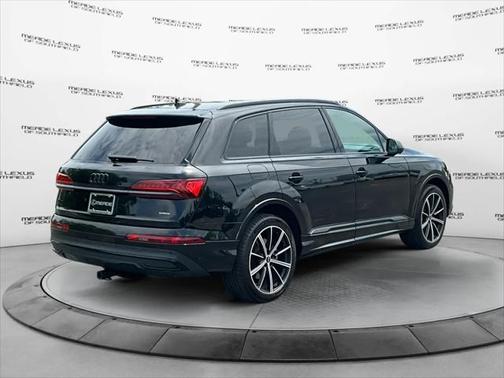 2022 Audi Q7 55 Premium Plus