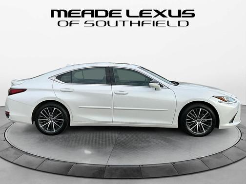 2022 Lexus ES 250 Base