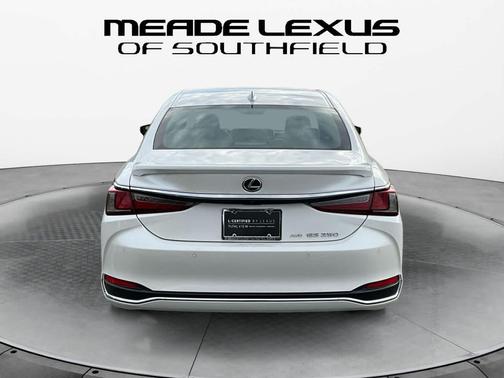 2022 Lexus ES 250 Base