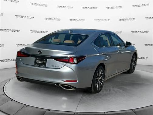 2022 Lexus ES 350 Base