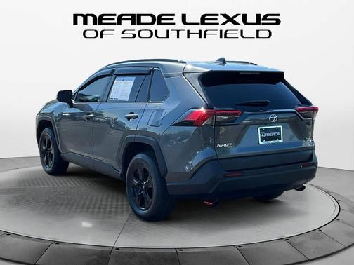 2020 Toyota RAV4 XLE