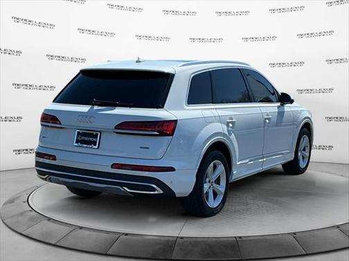 2022 Audi Q7 45 Premium