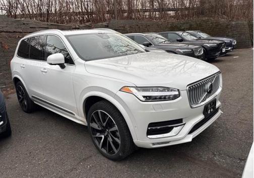 2024 Volvo XC90 B6 Plus Bright Theme 6-Seater