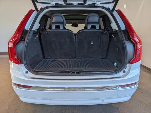 2024 Volvo XC90 B6 Plus Bright Theme 6-Seater