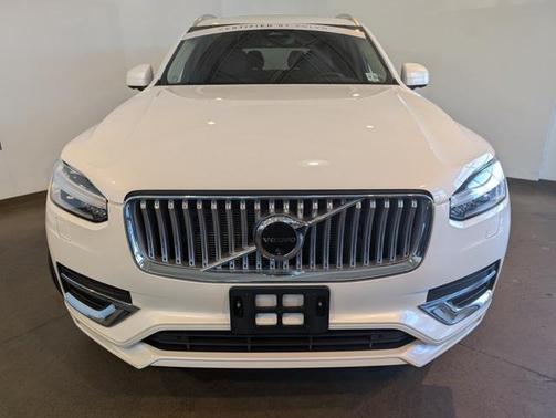 2024 Volvo XC90 B6 Plus Bright Theme 6-Seater