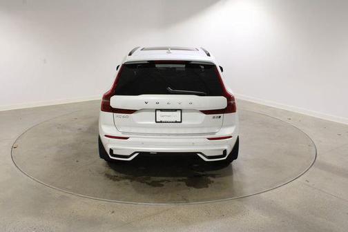 Crystal White Metallic 2026 Volvo XC60 B5 Plus