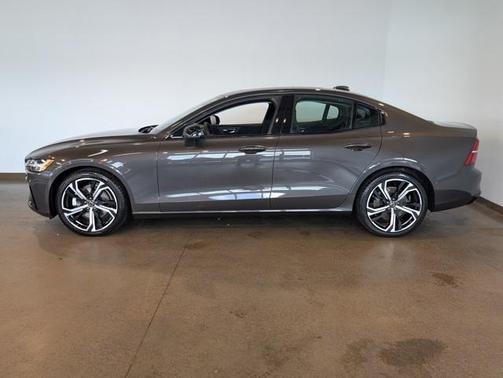 2025 Volvo S60 B5 Core