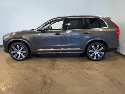 2024 Volvo XC90 B6 Plus Bright Theme 6-Seater