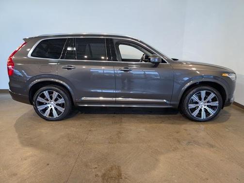 2024 Volvo XC90 B6 Plus Bright Theme 6-Seater