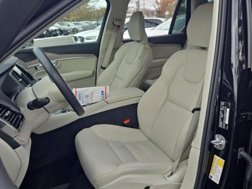 2024 Volvo XC90 Recharge Plug-In Hybrid T8 Plus Bright Theme 7-Seater