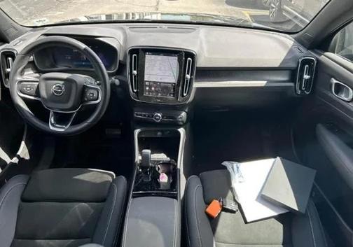Onyx Black Metallic 2023 Volvo C40 Recharge Pure Electric Twin Plus