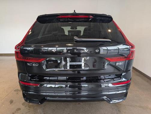 2026 Volvo XC60 B5 Core