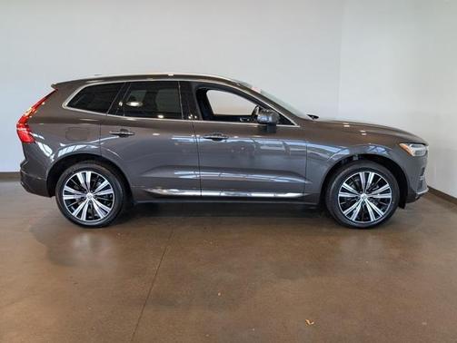 2022 Volvo XC60 B5 Inscription