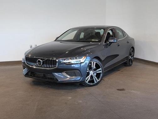 2019 Volvo S60 Hybrid T5
