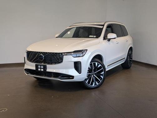 2025 Volvo XC90 B5 Plus 7-Seater