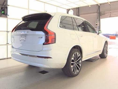 2025 Volvo XC90 B5 Plus 7-Seater