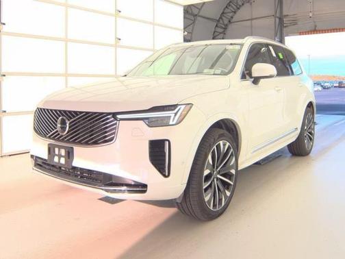 2025 Volvo XC90 B5 Plus 7-Seater