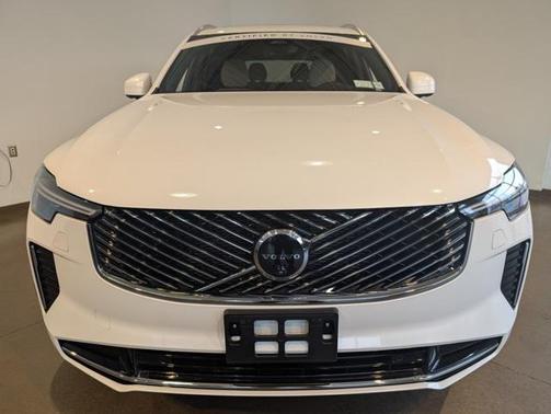 2025 Volvo XC90 B5 Plus 7-Seater