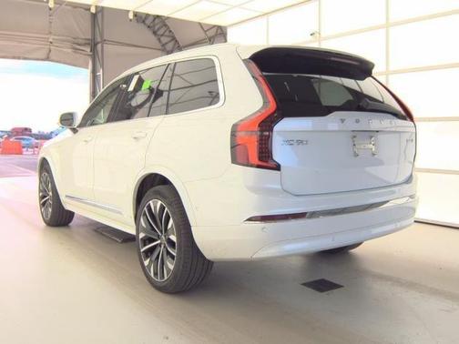 2025 Volvo XC90 B5 Plus 7-Seater