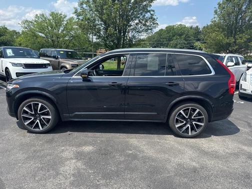 2020 Volvo XC90 T6 Momentum