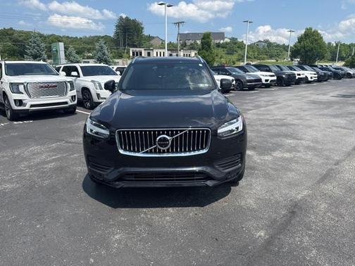 2020 Volvo XC90 T6 Momentum