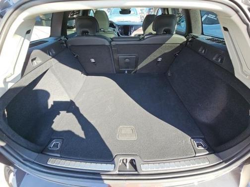 2025 Volvo V60 Cross Country B5 Plus