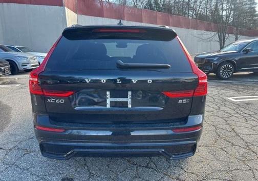 2023 Volvo XC60 B5 Plus Dark Theme