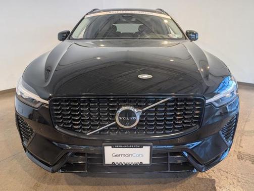 2023 Volvo XC60 B5 Plus Dark Theme