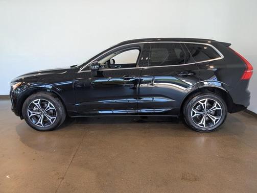 2022 Volvo XC60 B5 Momentum