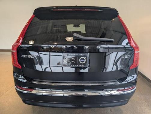 2023 Volvo XC90 B5 Plus