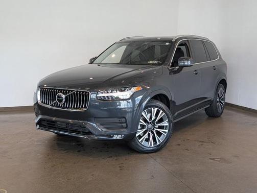 2022 Volvo XC90 T6 Momentum