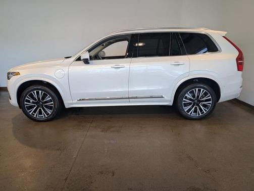 2024 Volvo XC90 Recharge Plug-In Hybrid T8 Plus Bright Theme 7 Passenger