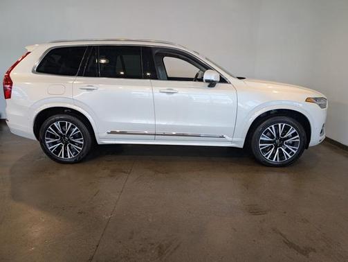 2024 Volvo XC90 Recharge Plug-In Hybrid T8 Plus Bright Theme 7 Passenger