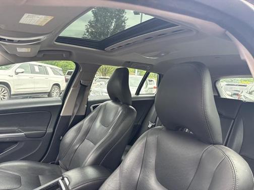 2016 Volvo V60 T5 Premier