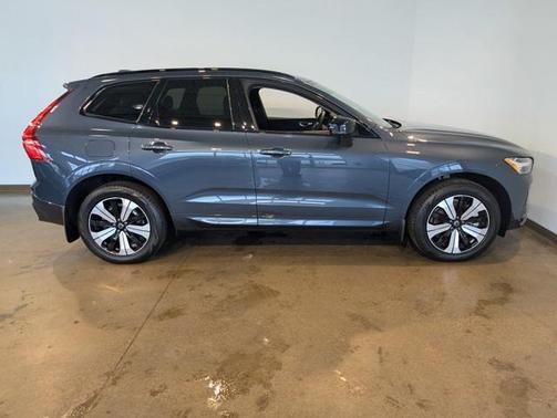 2025 Volvo XC60 Plug-In Hybrid T8 Core