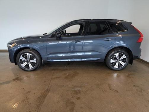 2025 Volvo XC60 Plug-In Hybrid T8 Core