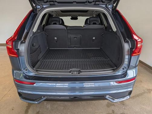 2025 Volvo XC60 Plug-In Hybrid T8 Core