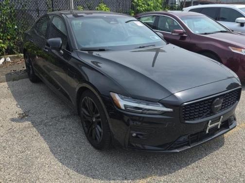 2023 Volvo S60 B5 Plus Black Edition