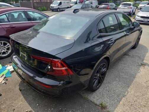 2023 Volvo S60 B5 Plus Black Edition