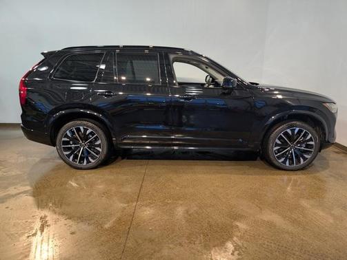 2026 Volvo XC90 Ultra Dark Theme, B6 AWD Gas (mild hybrid), Gasoline, 6 Seats