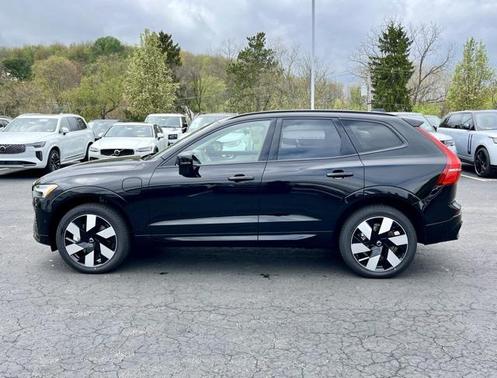 2025 Volvo XC60 Plug-In Hybrid T8 Plus