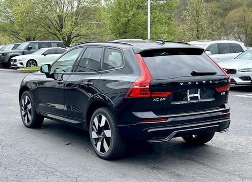 2025 Volvo XC60 Plug-In Hybrid T8 Plus