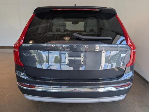 2022 Volvo XC90 Recharge Plug-In Hybrid T8 Inscription Expression 6 Passenger