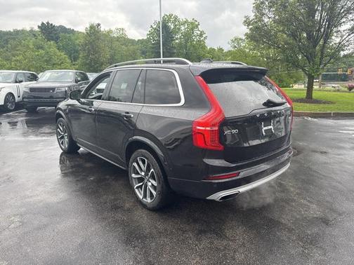 2019 Volvo XC90 T6 Momentum