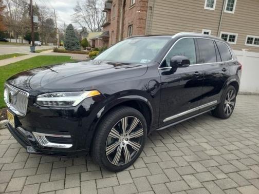 2024 Volvo XC90 Recharge Plug-In Hybrid T8 Plus Bright Theme 7-Seater